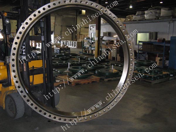 Class-300-stainless-steel-lap-joint-flange-workshop.jpg