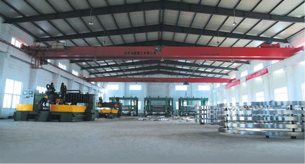 AWWA-300psi-Carbon-Steel-SO-and-WN-flanges-workshop.jpg