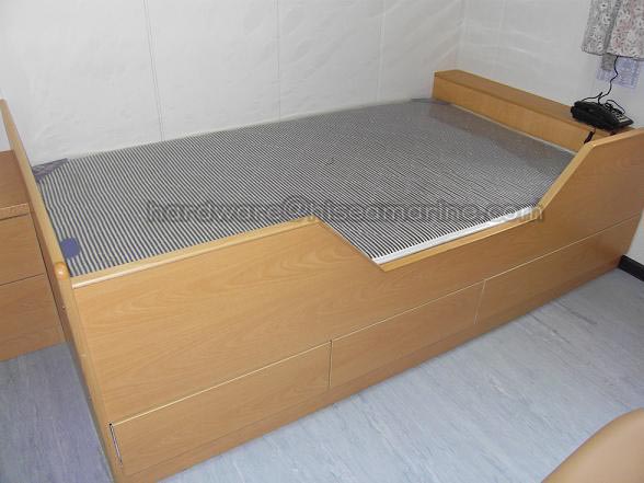 single-wooden-bed-for-ship.jpg